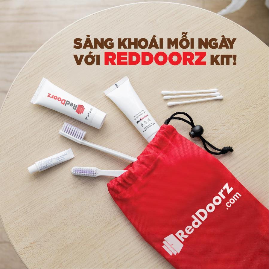 Reddoorz Phuong Nam Hotel Near Nga Tu Binh Thai ホーチミン市 エクステリア 写真