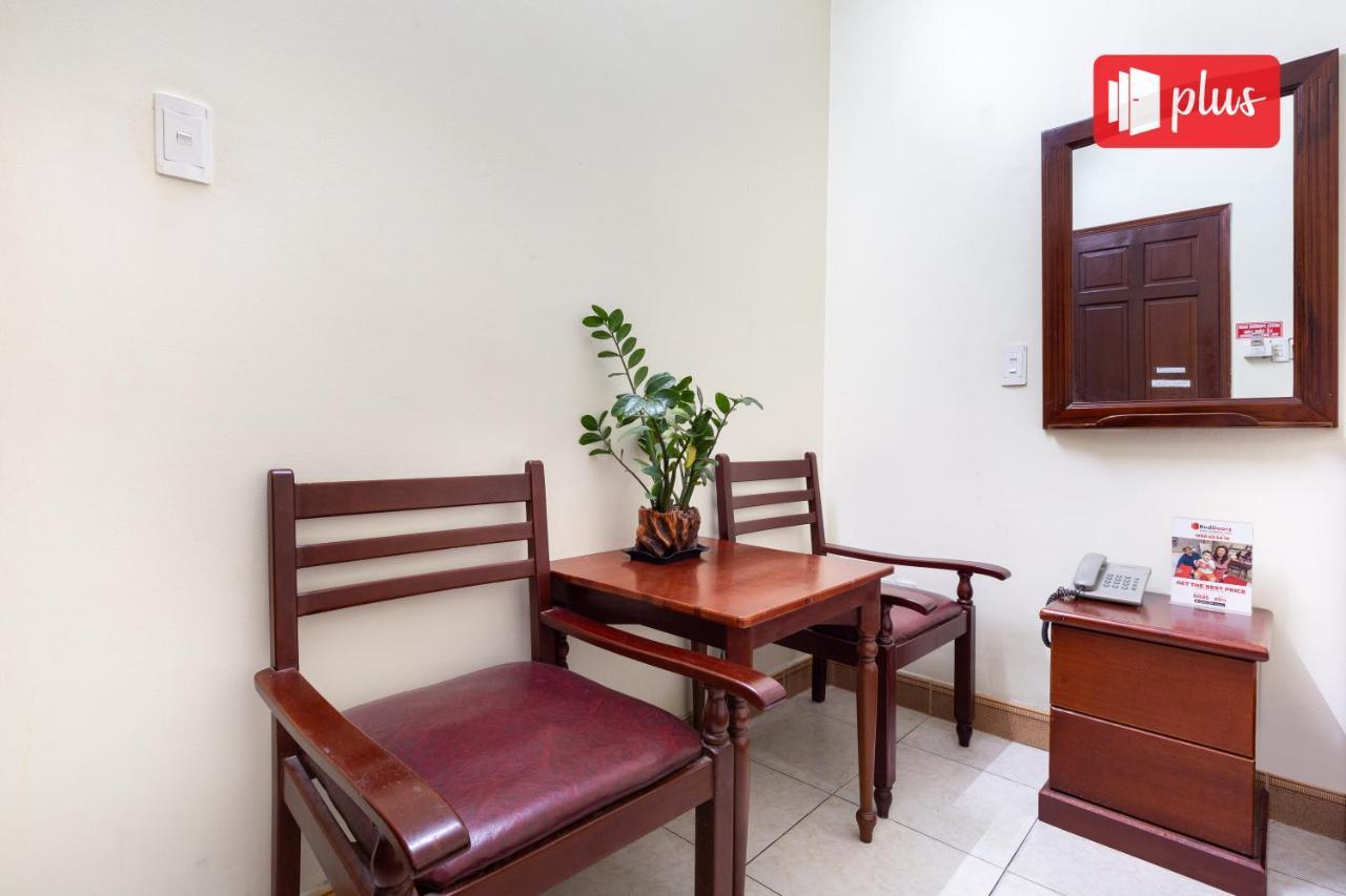 Reddoorz Phuong Nam Hotel Near Nga Tu Binh Thai ホーチミン市 エクステリア 写真