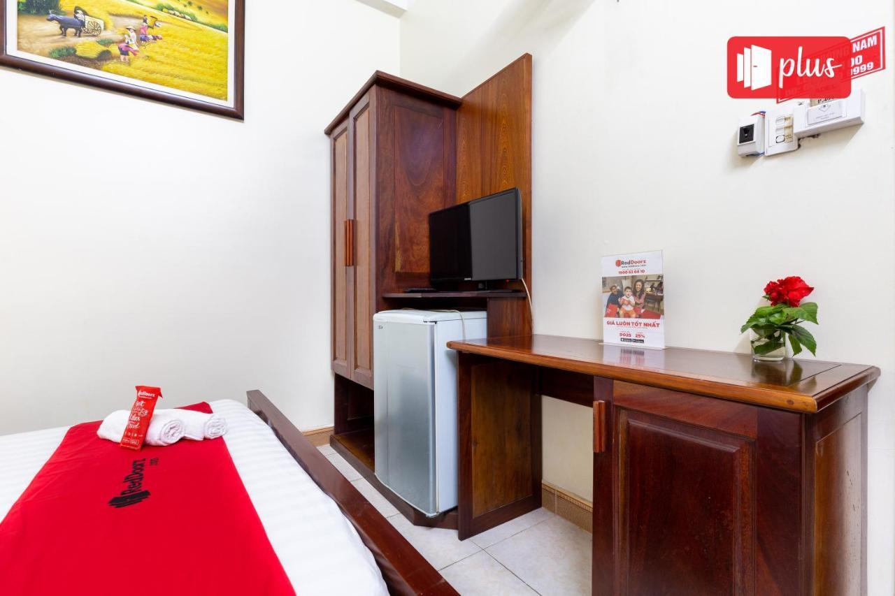 Reddoorz Phuong Nam Hotel Near Nga Tu Binh Thai ホーチミン市 エクステリア 写真